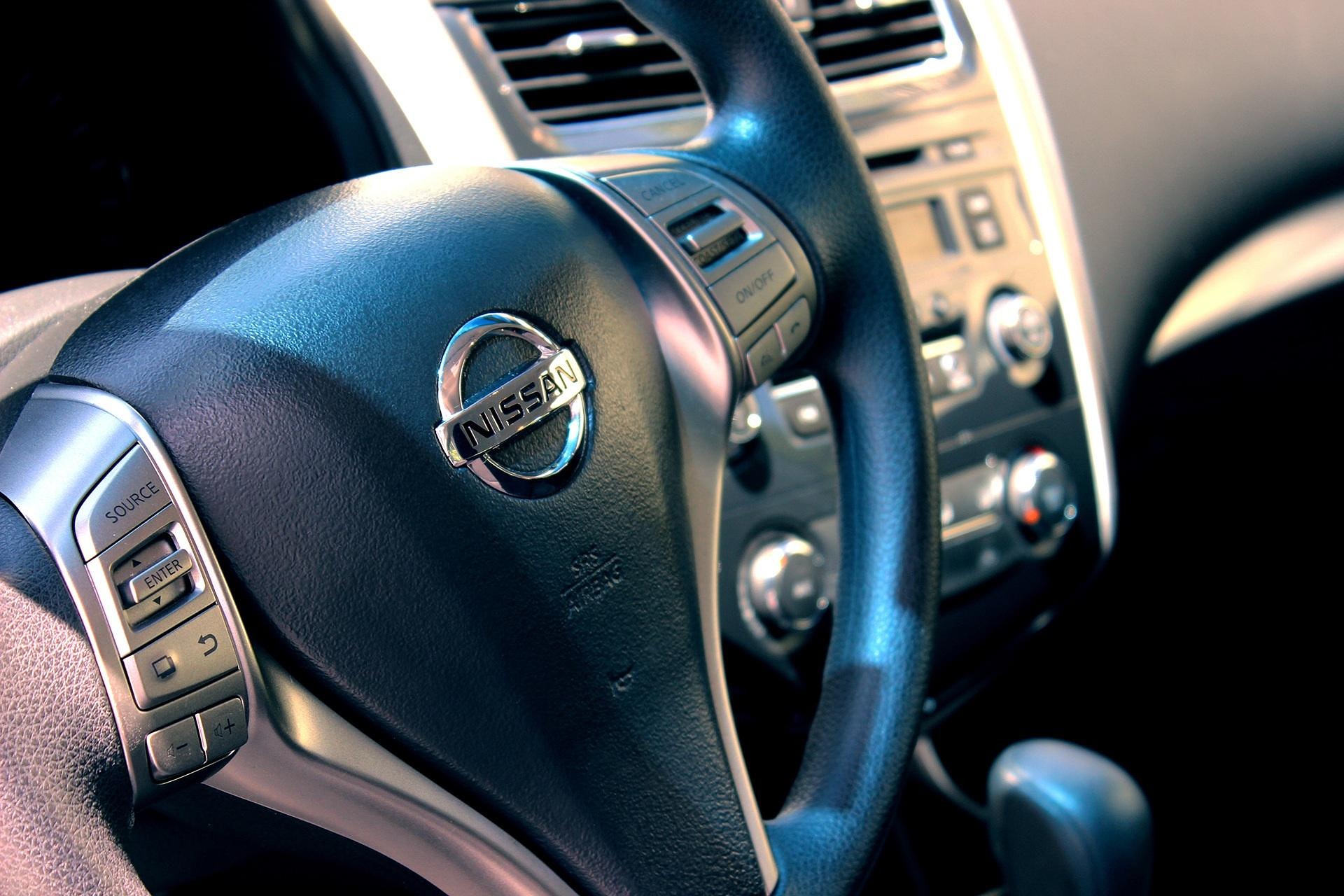 Photo of inside of car by DayronV