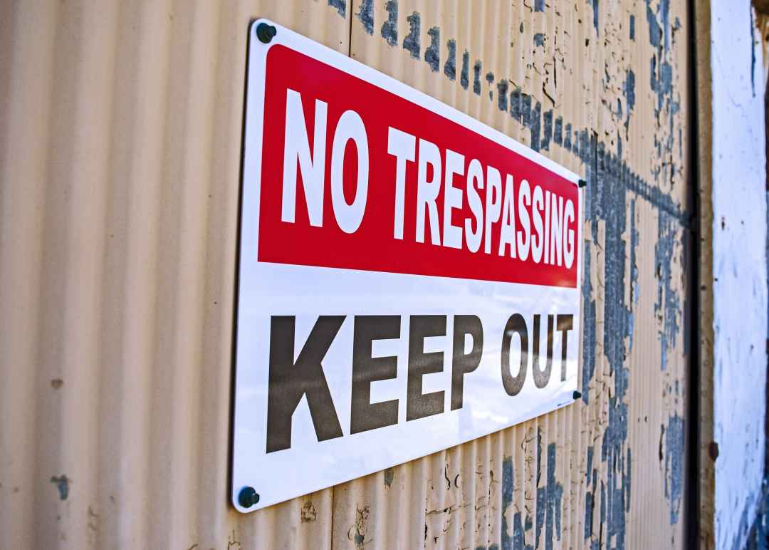 no-trespassing sign